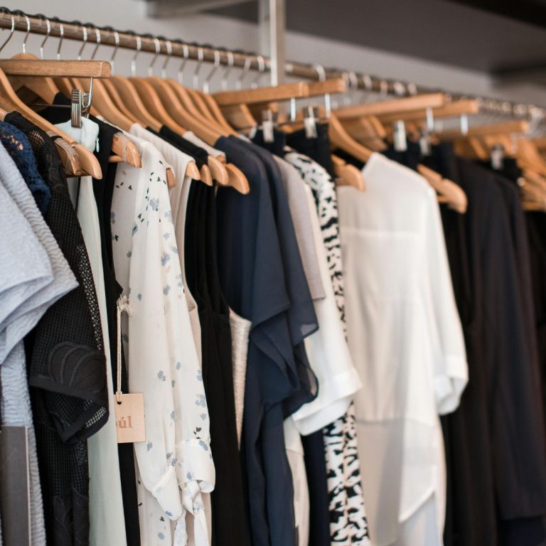 Co składa się na jakość odzieży damskiej z perspektywy partnera B2B