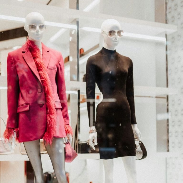 Ile modeli powinien mieć mały butik z odzieżą dla kobiet_