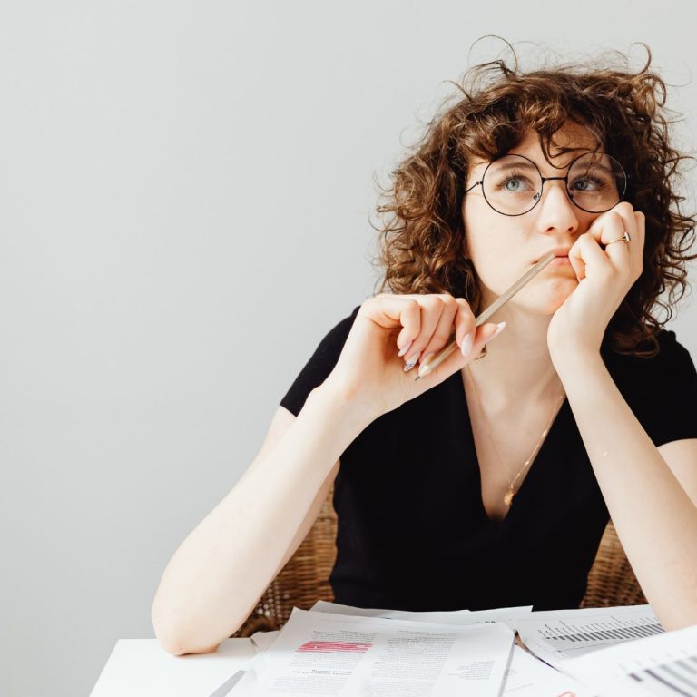 Jak wybrać producenta odzieży damskiej do butiku 10 pytań przed rozpoczęciem współpracy